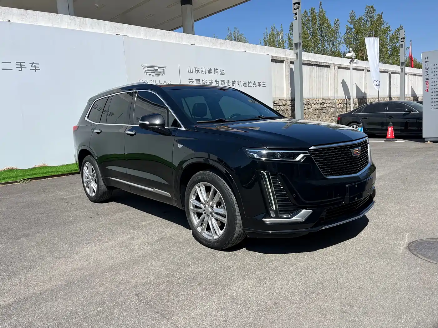 CADILLAC XT6
