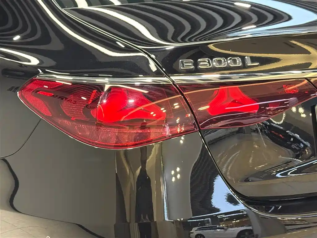 Mercedes-Benz E-Class 2024 Model E 300 L Luxury фото 10