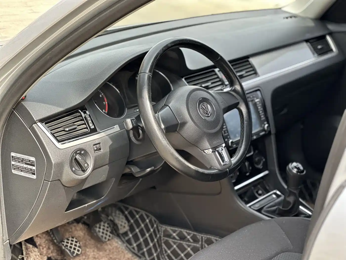 Volkswagen Bora 2014 1.6L Manual Fashion фото 21