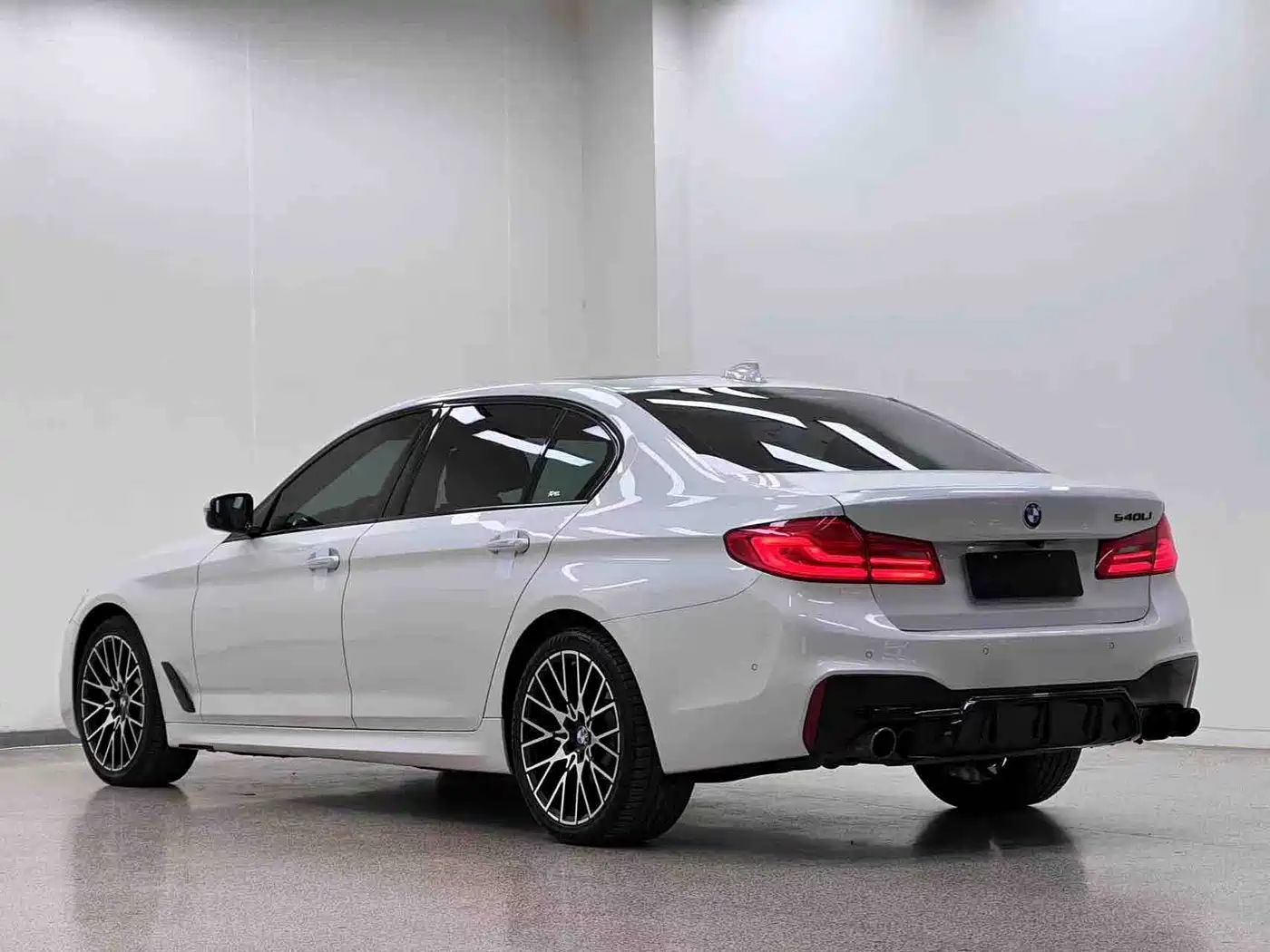 BMW 5 Series 2018 Facelift 530Li Exclusive M Sport Package фото 29