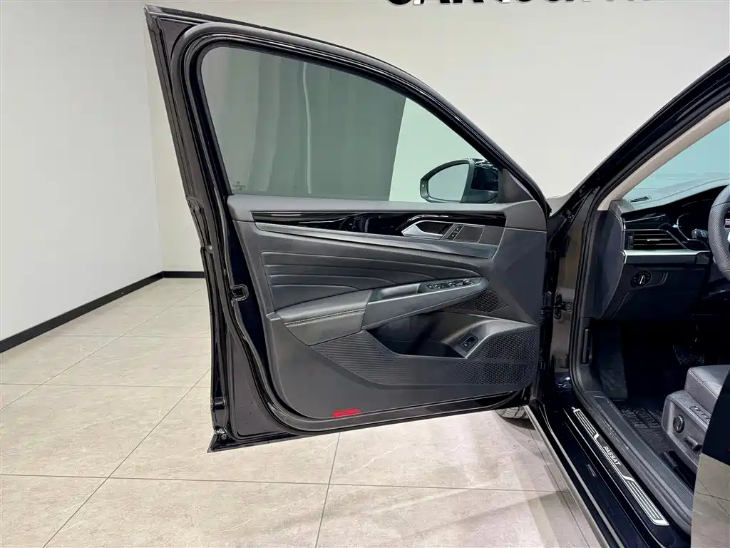 Volkswagen Passat 2024 380TSI Dragon Soaring Edition фото 16