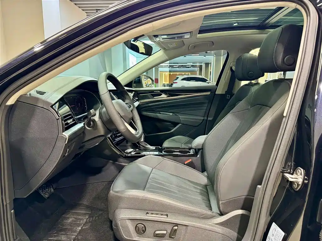 Volkswagen Passat 2024 380TSI Dragon Soaring Edition фото 27