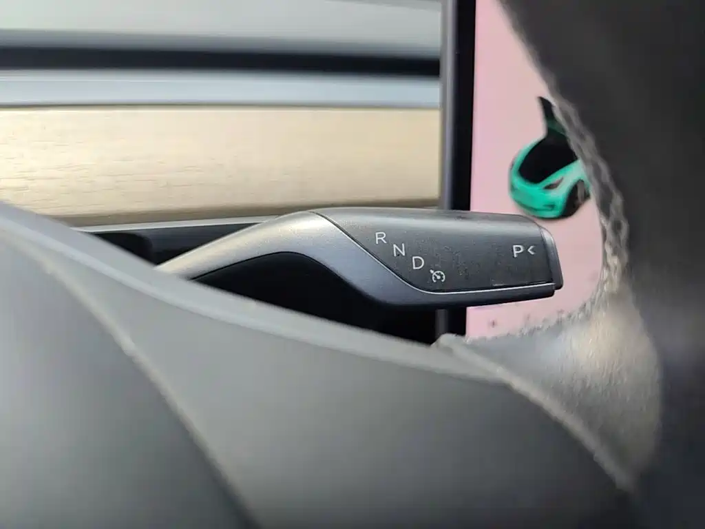 Фото 14 - Tesla Model 3