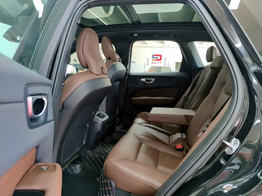 Volvo XC60 2024 2025 B5 AWD Smart Elite Luxury Edition