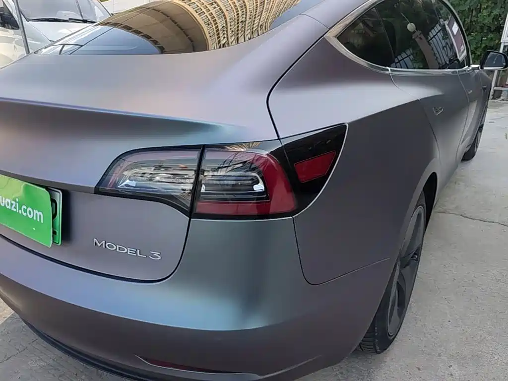 Фото 8 - Tesla Model 3