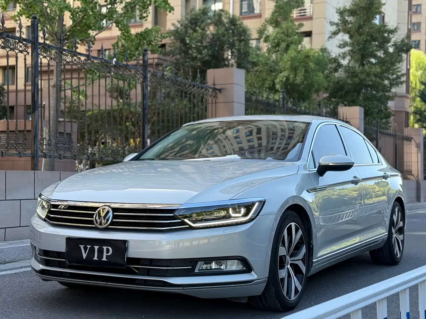 Фото 1 - Volkswagen Magotan