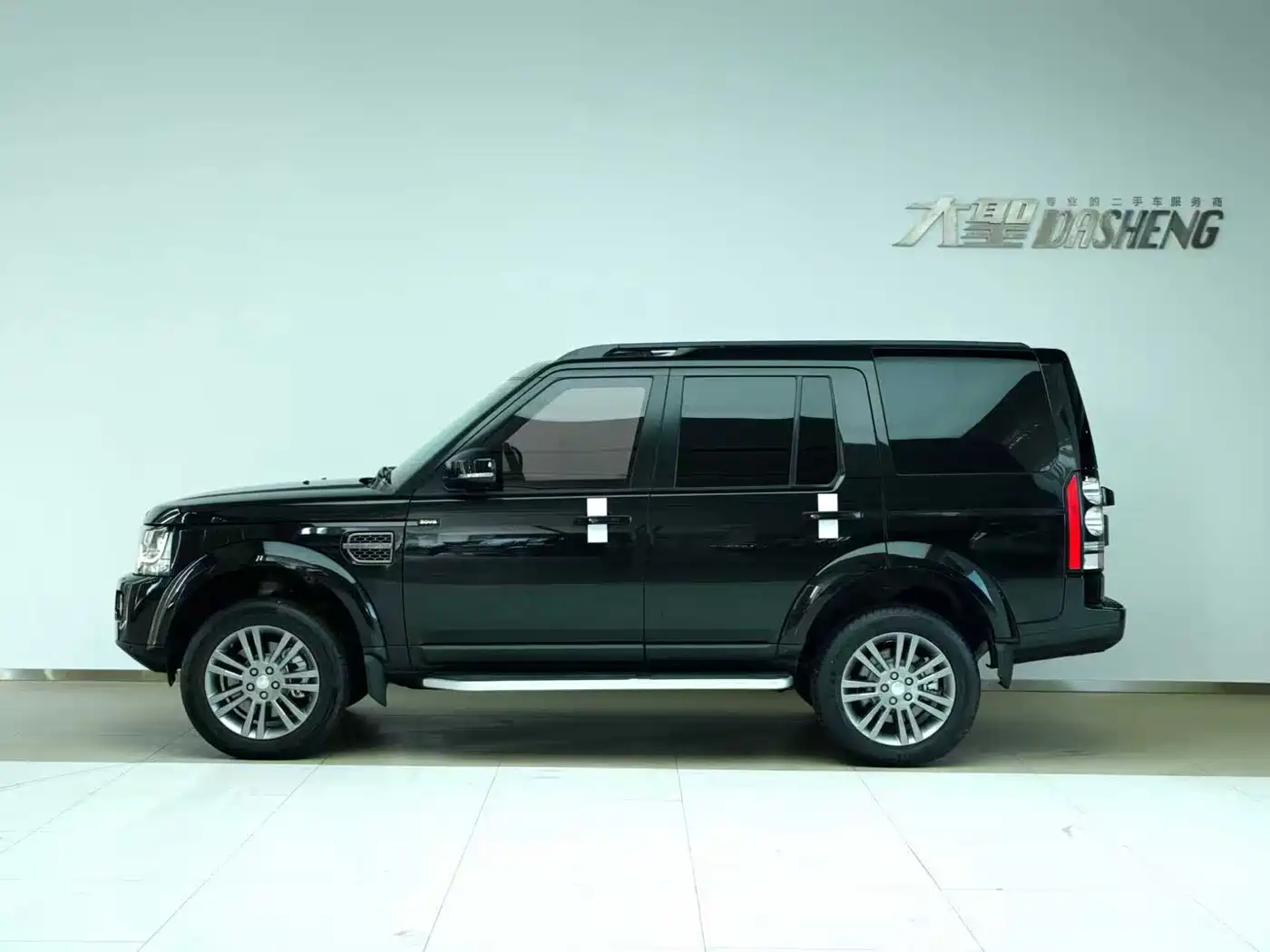 Land Rover Discovery 2016 3.0 SDV6 HSE Diesel фото 3