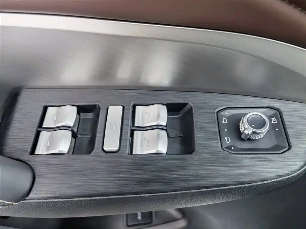 WEI PAI WEI BRAND VV6