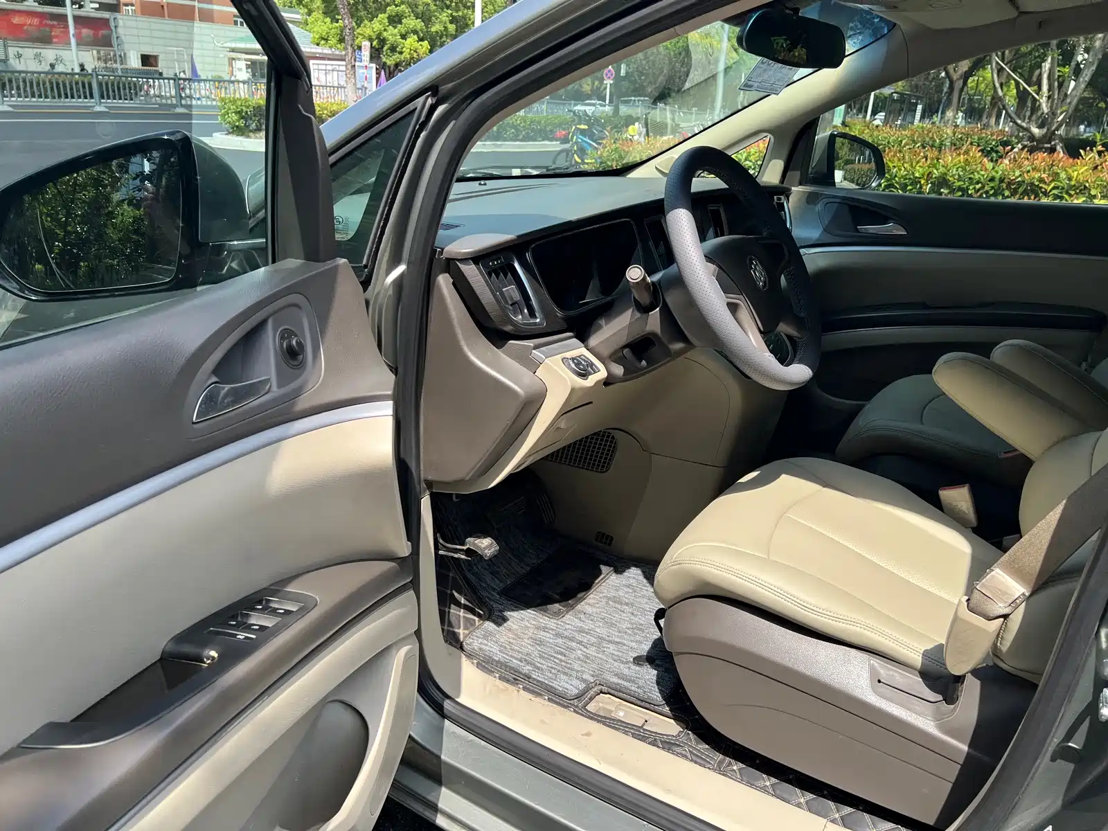 Фото 8 - Buick GL8