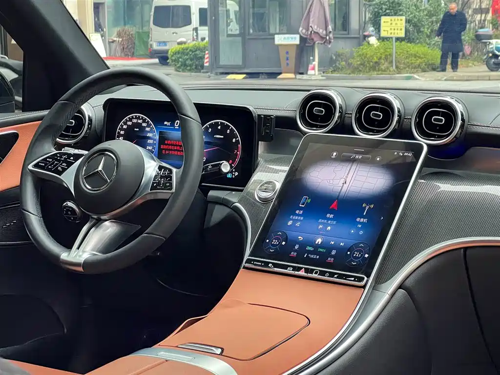 Mercedes-Benz GLC 2025 2023 GLC 260 L 4MATIC Sport 5-seater