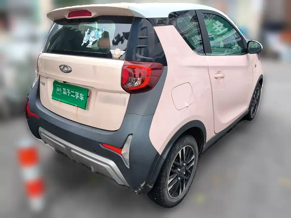 QQ New Energy Little Ant 2023 2022 Sweet Pink Half Sugar Edition LFP 29.2kWh 30kW 301km