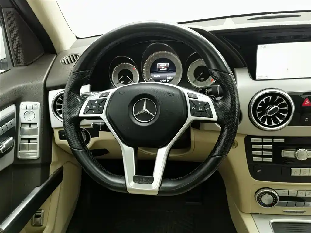 Mercedes-Benz GLK-Class 2015 GLK 300 4MATIC Fashion Ultimate Edition фото 11