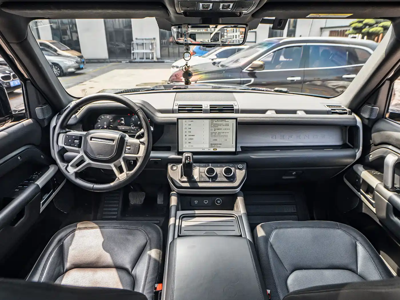 Land Rover Defender 2023 Model 110 3.0T P400 X-DYNAMIC HSE фото 9
