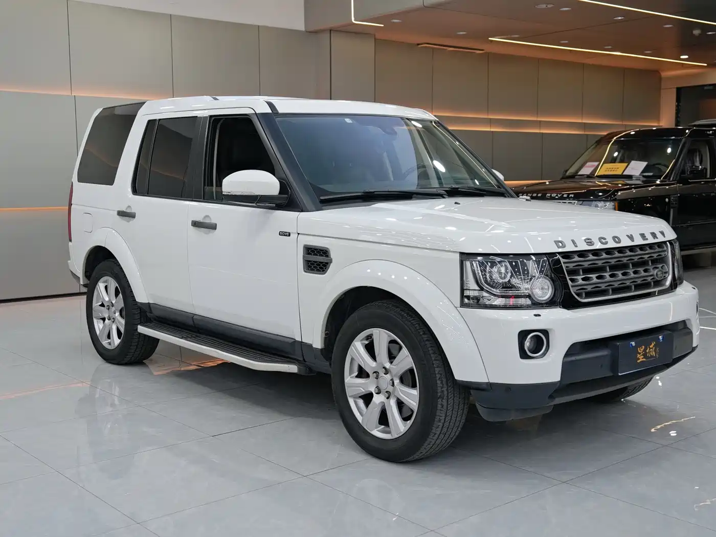 Land Rover Discovery 2015 3.0 SC V6 SE фото 3