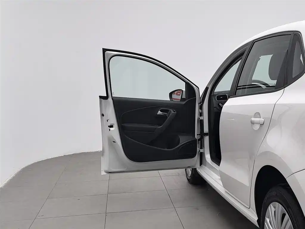 Volkswagen Polo 2018 1.5L Auto Comfort фото 8