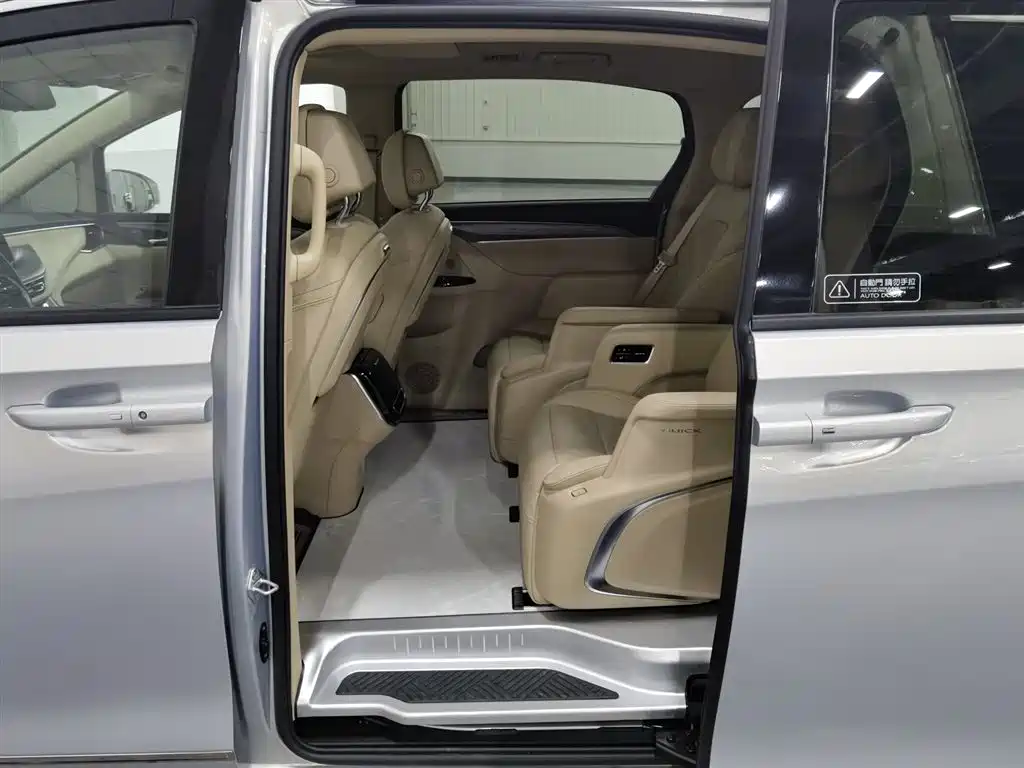 Buick GL8 New Energy 2025 Land Honor Premium Edition 7-Seater фото 15