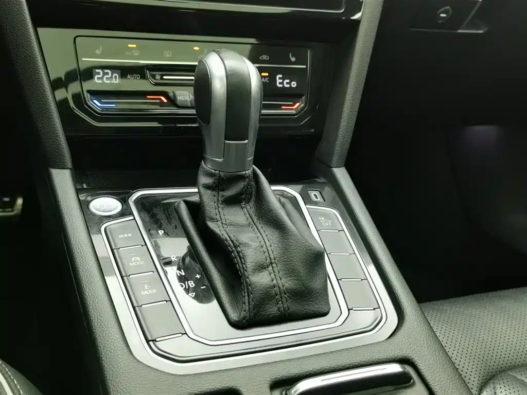 Volkswagen Magotan GTE Plug-in Hybrid 2022 GTE Premium фото 13