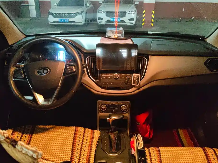 FAW Senya R7 2017 2017 Model 1.6L Automatic Smart