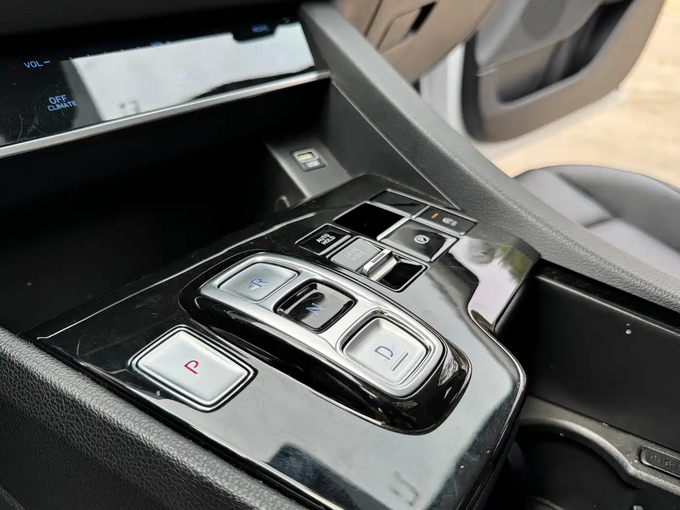 Hyundai Sonata 2020 270TGDi DCT GL Leading Edition фото 8