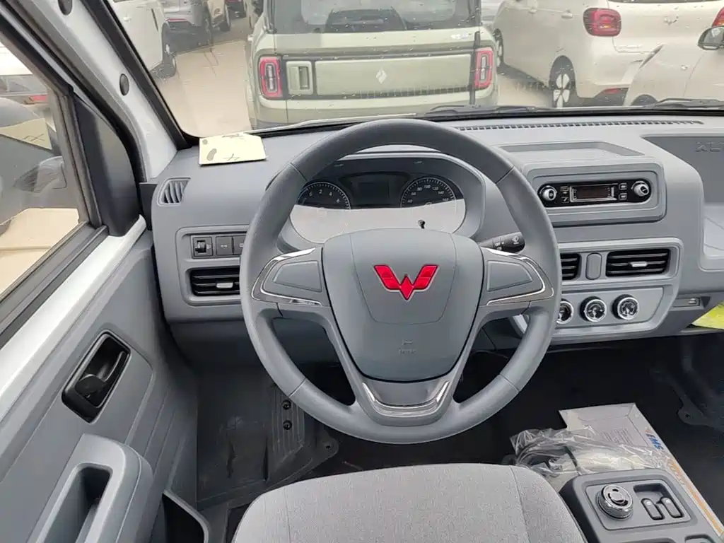 Wuling Motors Wuling Yangguang 2026 2024 300KM Comfort Bus Version 75kW