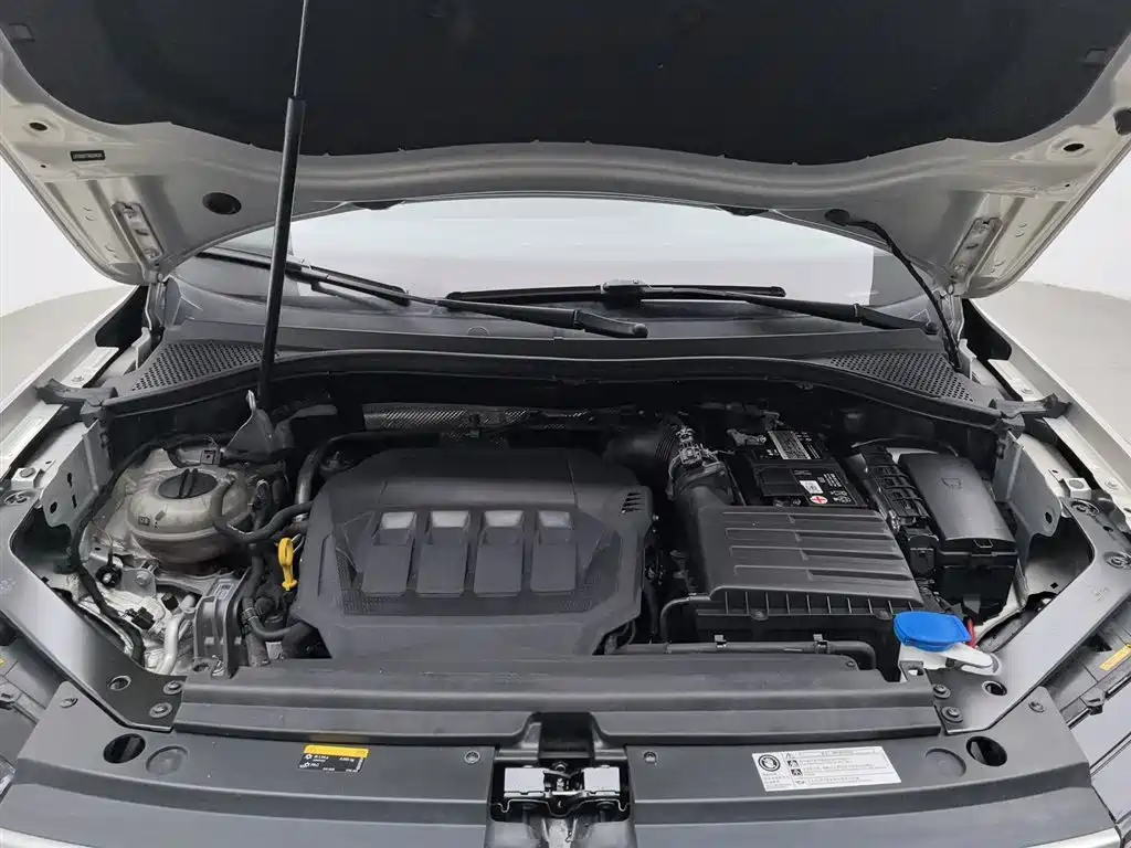 Volkswagen Tiguan L 2021 330TSI Automatic 2WD R-Line Premium фото 6