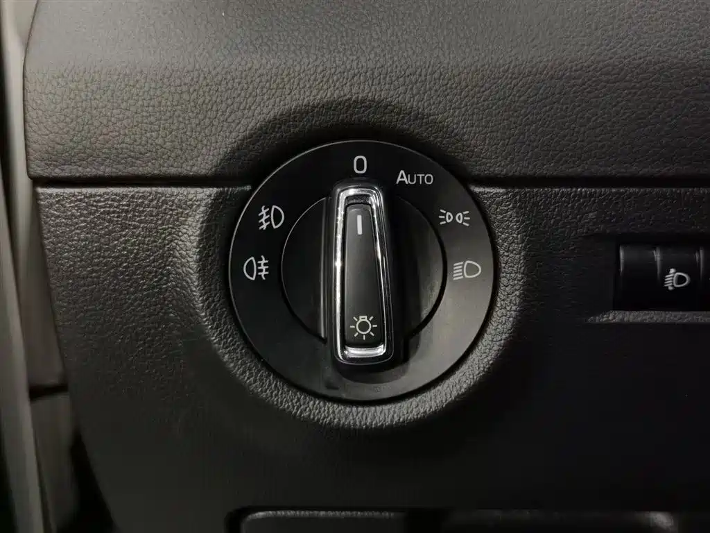 Škoda Octavia 2020 TSI230 DSG Smart Luxury Edition фото 21