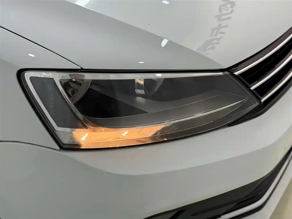 Volkswagen Sagitar 2018 1.6L Automatic Comfort фото 7