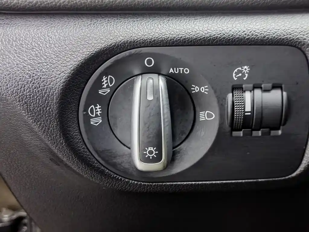 Audi Q3 2015 35 TFSI quattro Technology фото 21