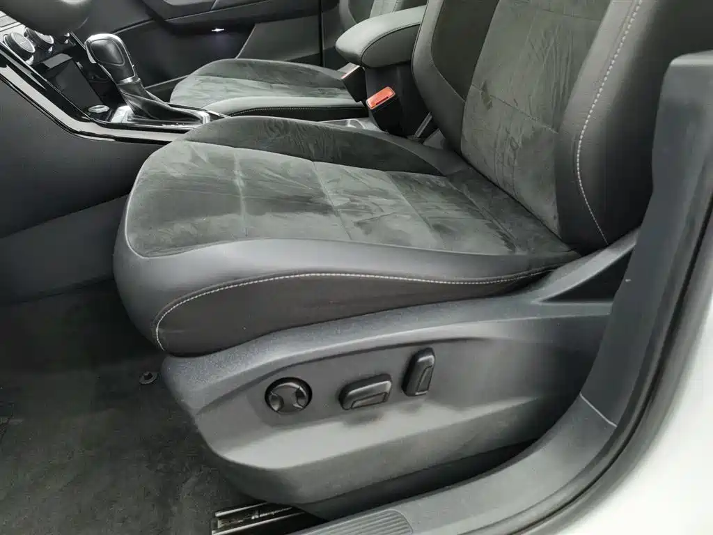 Volkswagen T-ROC 2019 280TSI DSG 2WD Luxury Type China VI фото 20