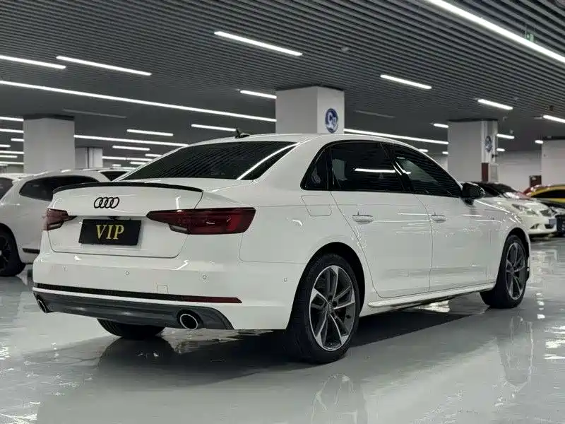 Audi A4L 2018 30th Anniversary 45 TFSI quattro Sport фото 9