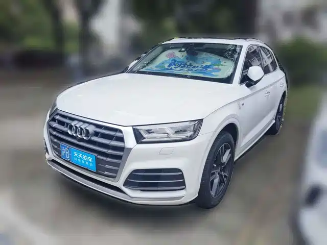 Audi Q5L 2020 Facelift 40 TFSI Honor Fashion — фото 1