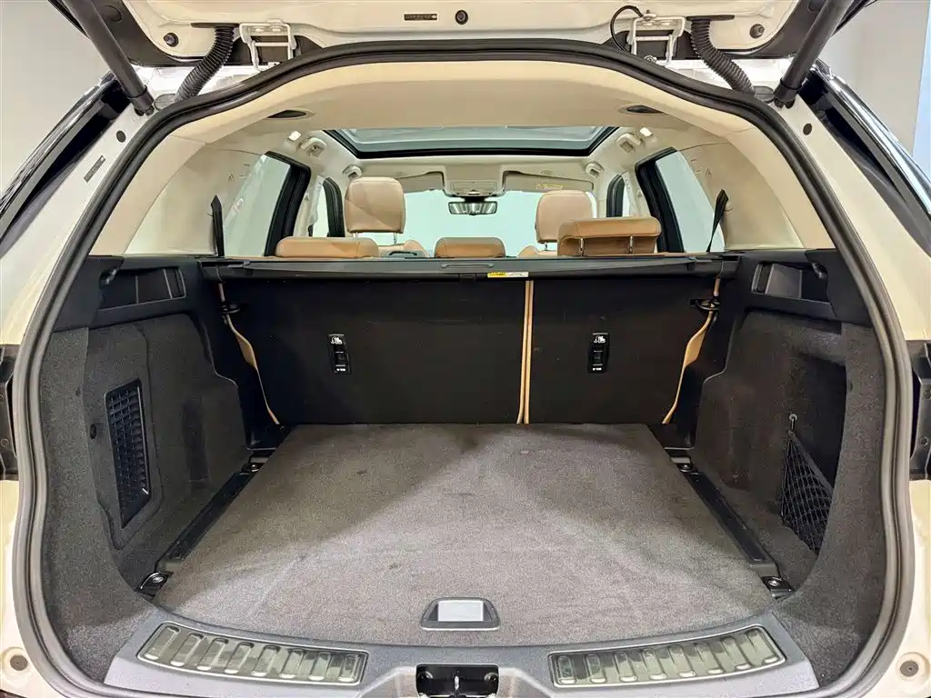 Land Rover Discovery Sport 2024 Luxury Custom Edition фото 30
