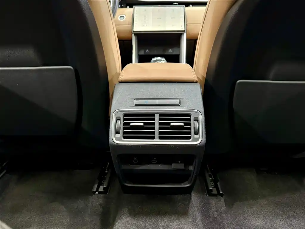 Land Rover Discovery Sport 2024 Luxury Custom Edition фото 20