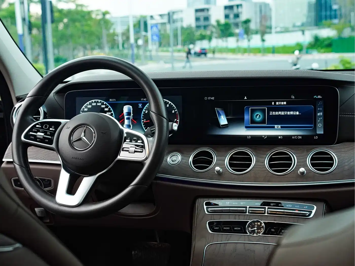 Mercedes-Benz E-Class 2020 Facelift E 300 L Exclusive фото 17