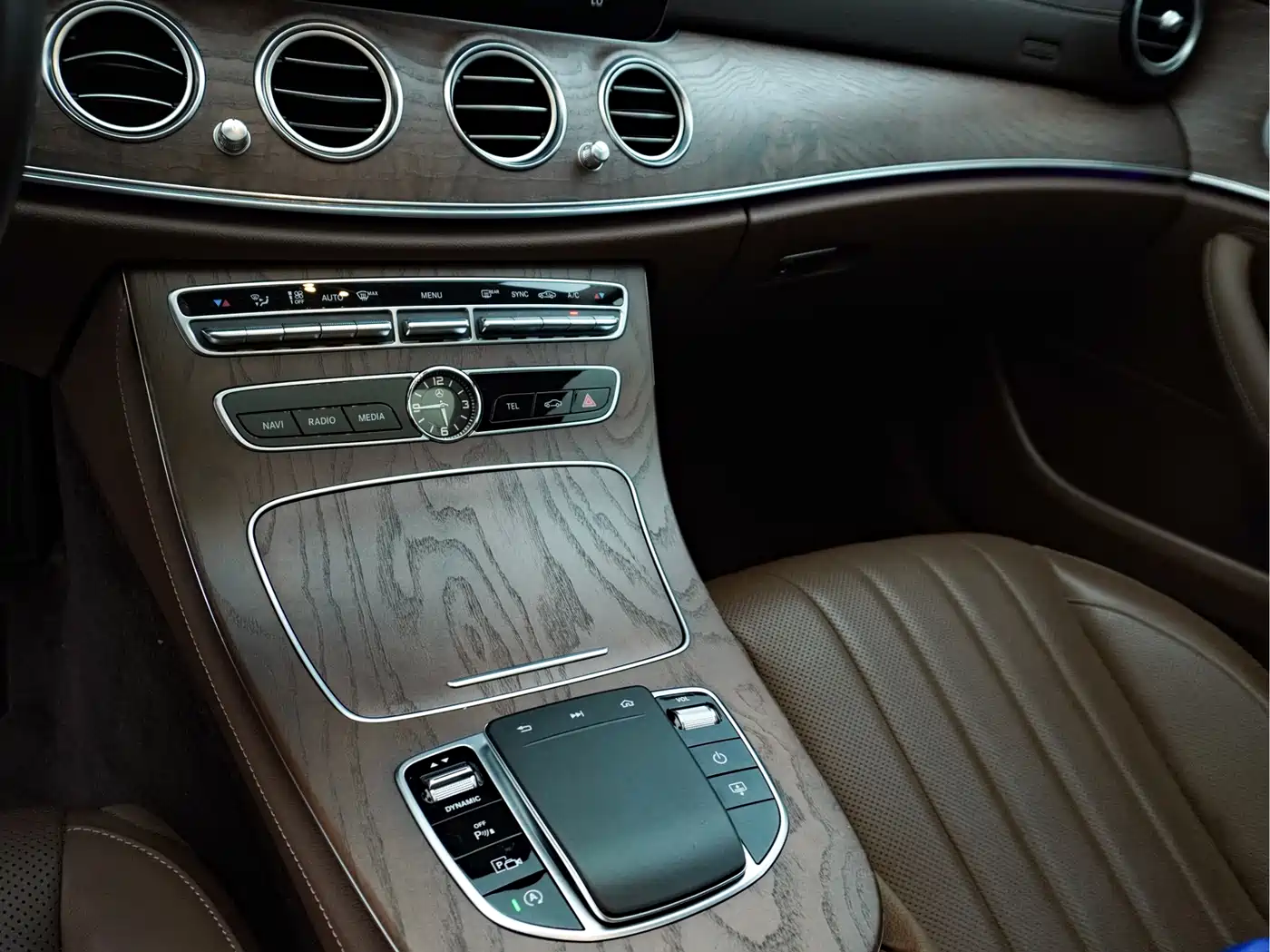 Mercedes-Benz E-Class 2020 Facelift E 300 L Exclusive фото 29