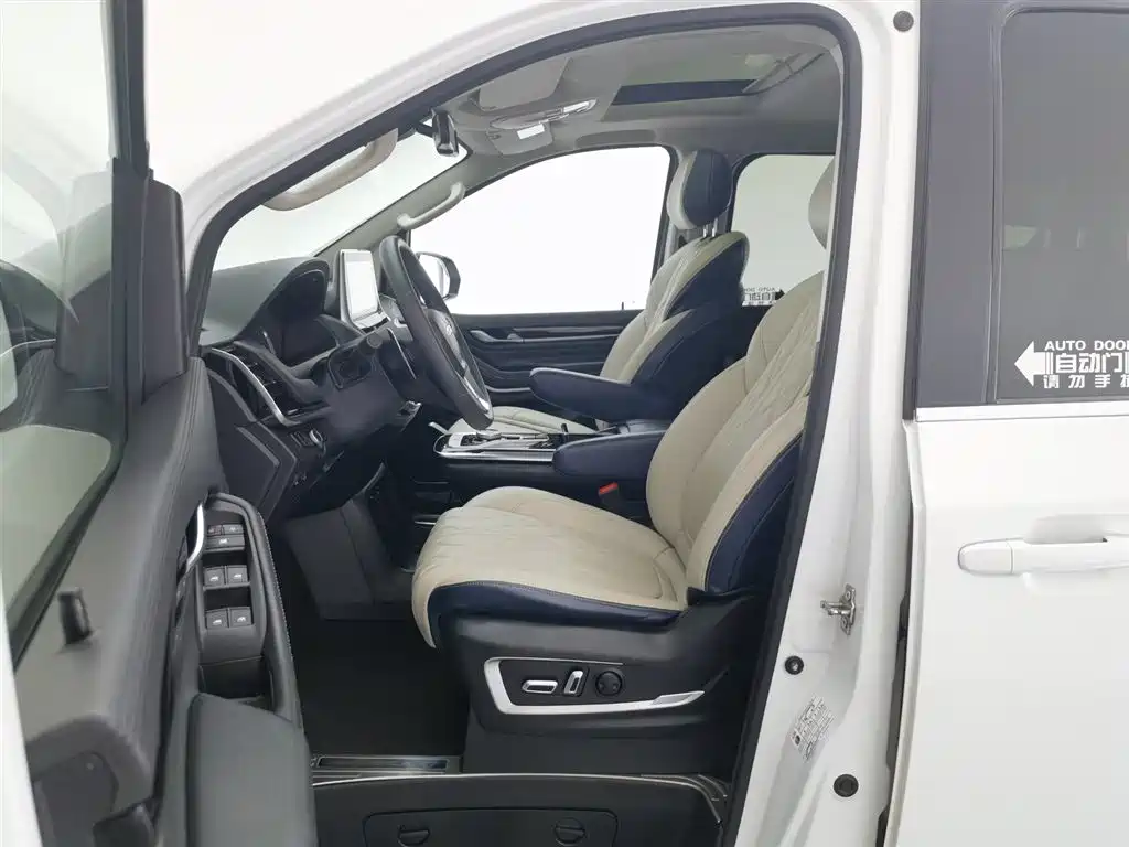SAIC Maxus Maxus G20 2021 PLUS 2.0T Gasoline Automatic Luxury Edition фото 10