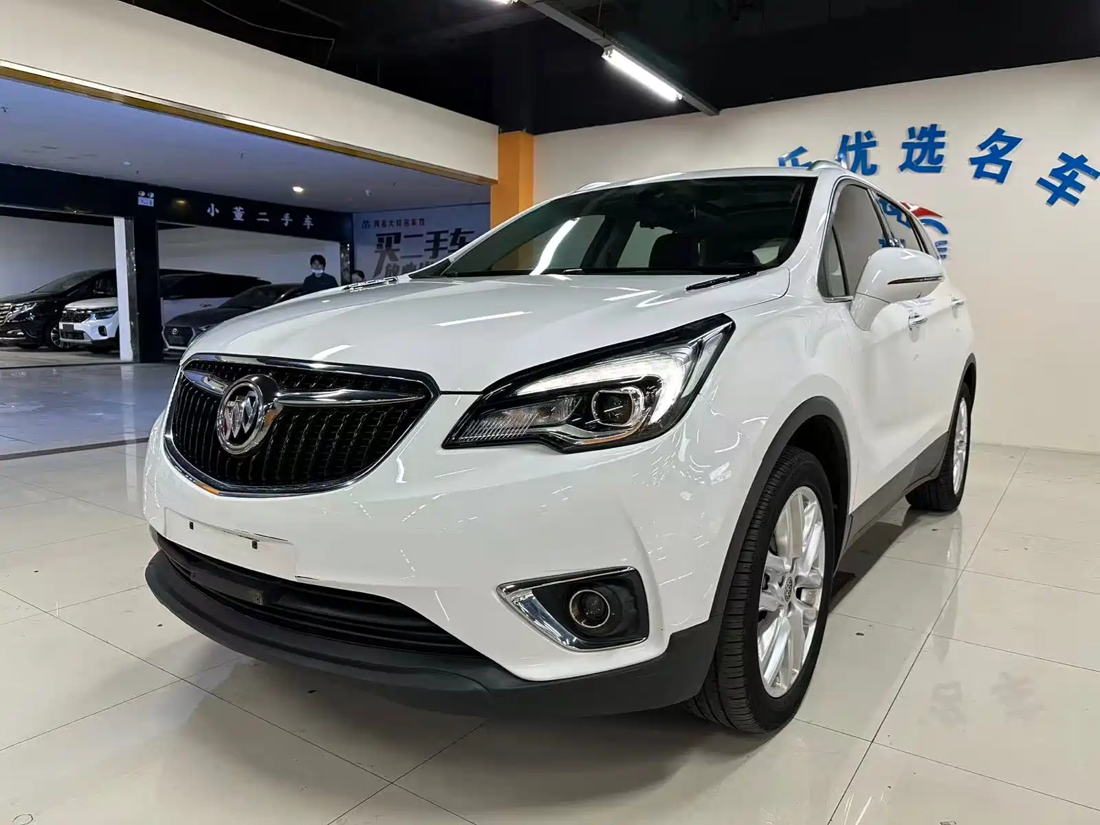 Фото 1 - Buick Envision Plus