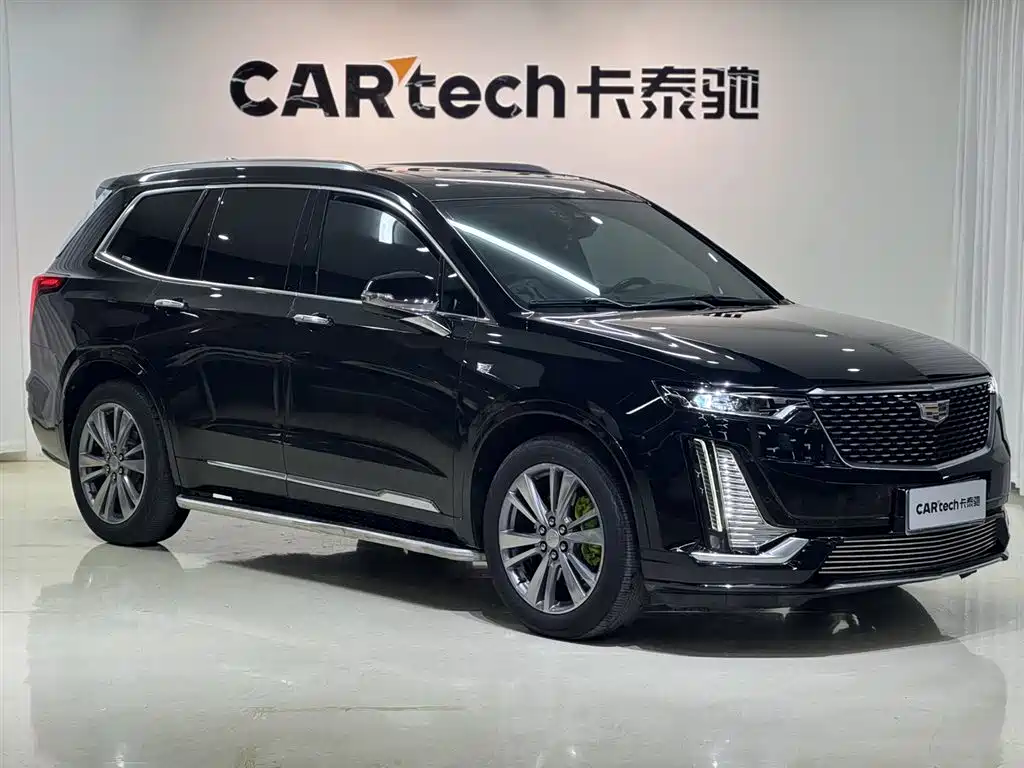 CADILLAC XT6