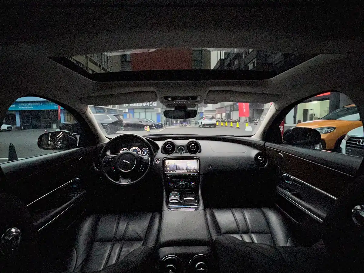 Jaguar XJ 2019 2018 XJL 3.0 SC 2WD Elegant Business Edition
