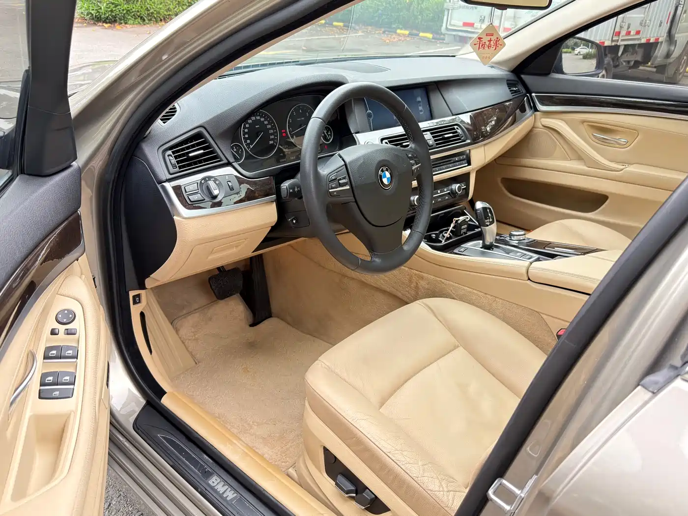 BMW 5 Series 2011 523Li Luxury фото 7