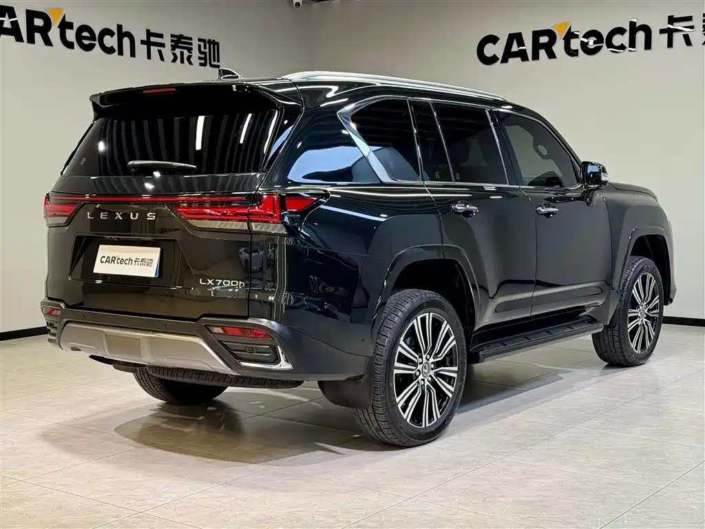 Lexus LX 2025 700h Boundary Edition фото 4