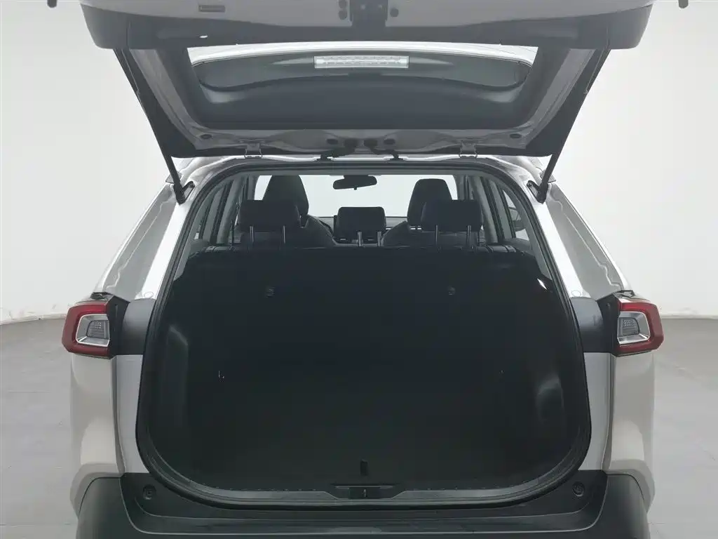 Toyota Wildlander 2023 2.0L CVT FWD Urban фото 16