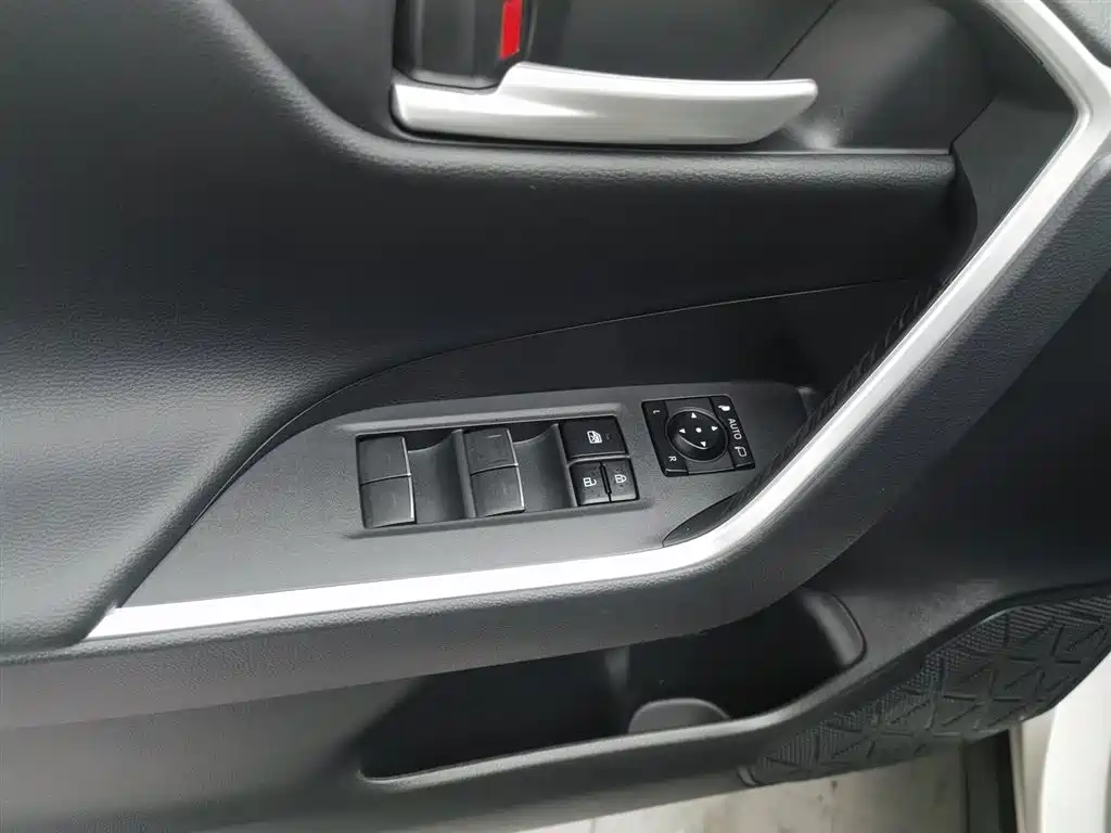 Toyota Wildlander 2023 2.0L CVT FWD Urban фото 9