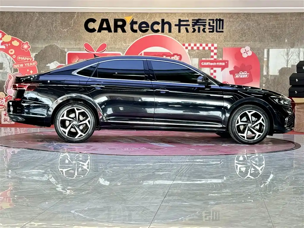 Volkswagen Passat 2023 330TSI Starlight Elite Edition фото 4