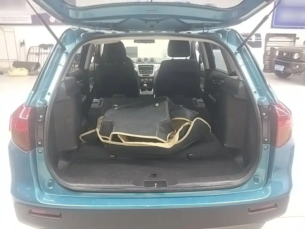 Фото 19 - Suzuki Vitara