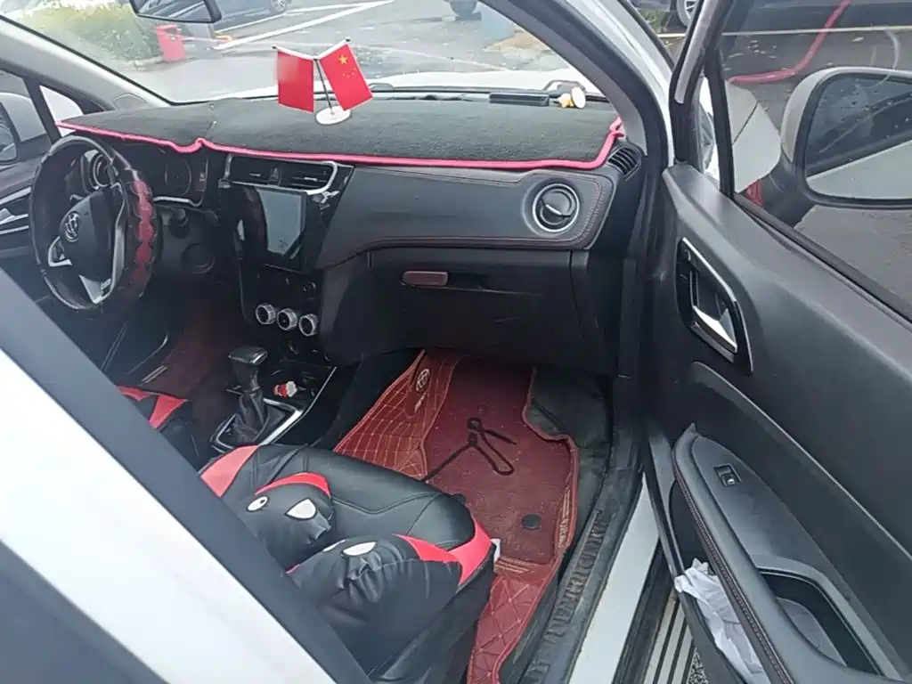 Zhonghua V3 2016 2015 1.5L Automatic Smart Edition
