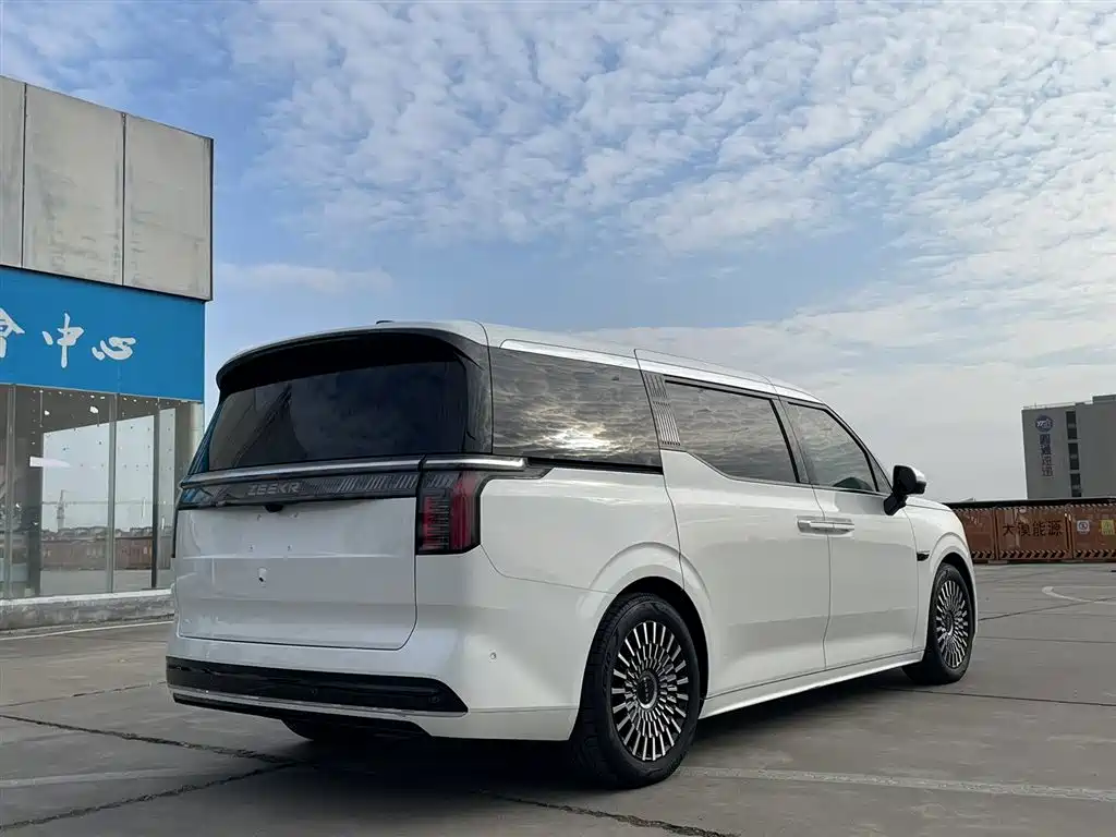 ZEEKR EXTREME KRYPTON 009