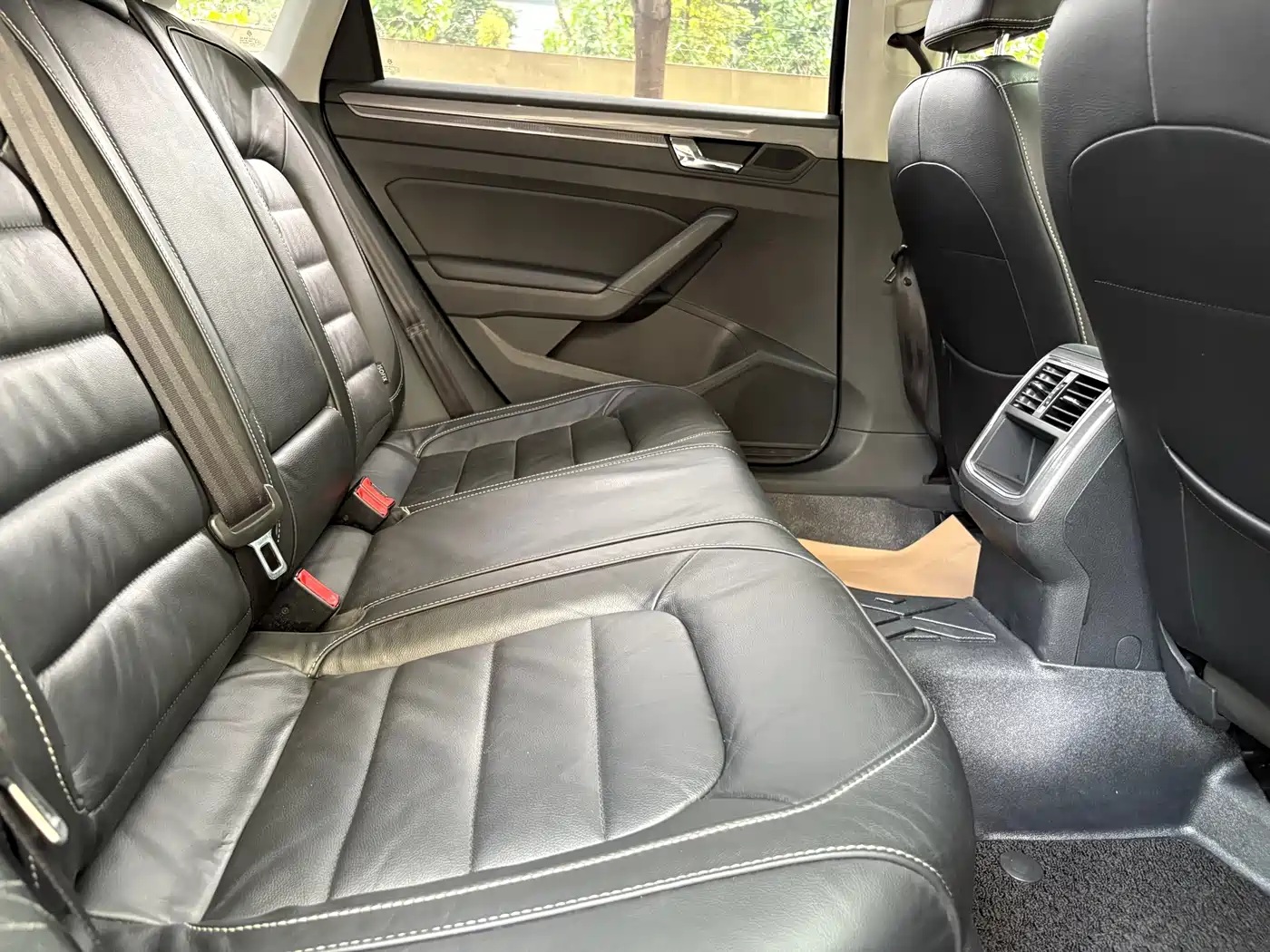 Volkswagen Passat 2017 280TSI DSG Prestige фото 8