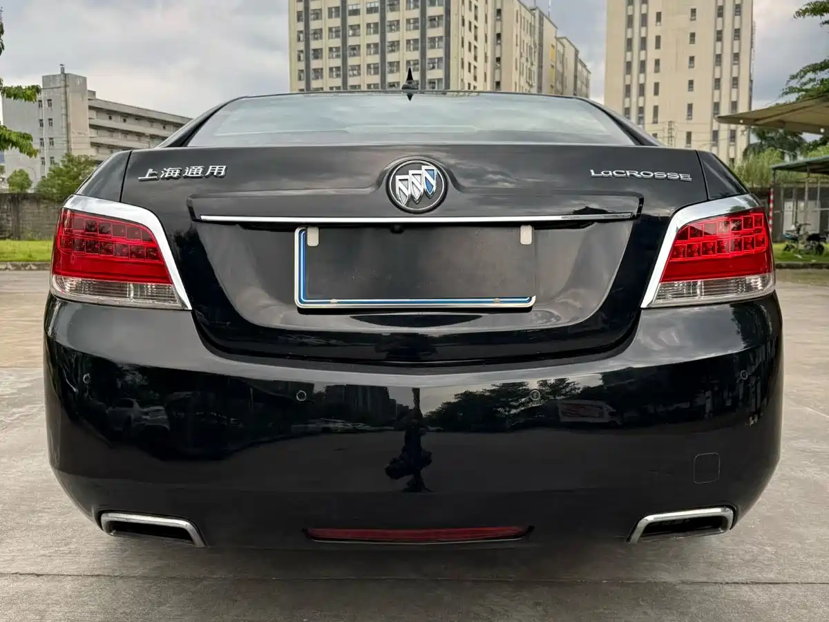 Фото 8 - Buick LaCrosse