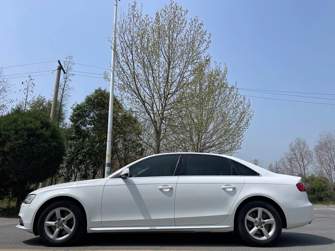 Audi A4L 2013 35 TFSI Automatic Comfort фото 4